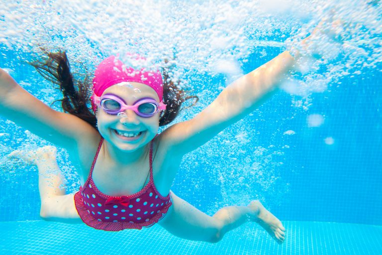 The Benefits of Taking Swimming Lessons During the Winter Months