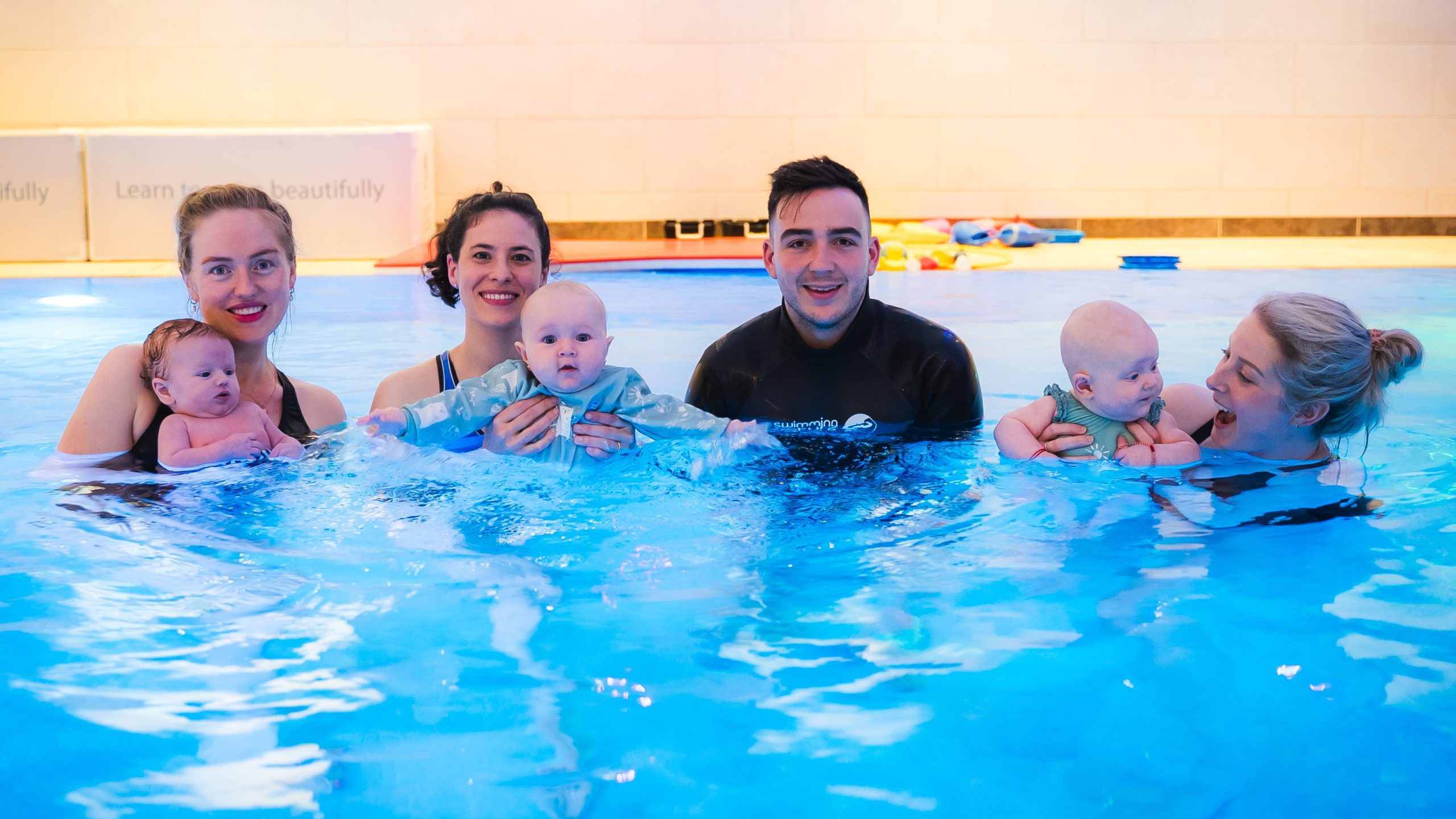 Group baby swim classes with Swimming Nature